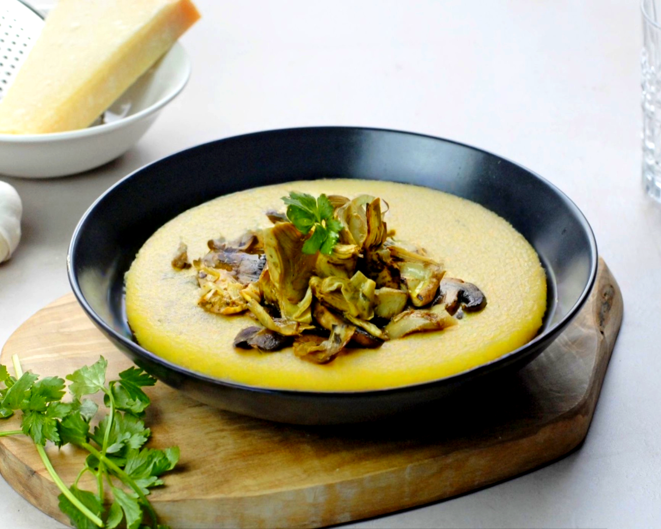 Polenta met Paddenstoelen, Artisjokken en Provola