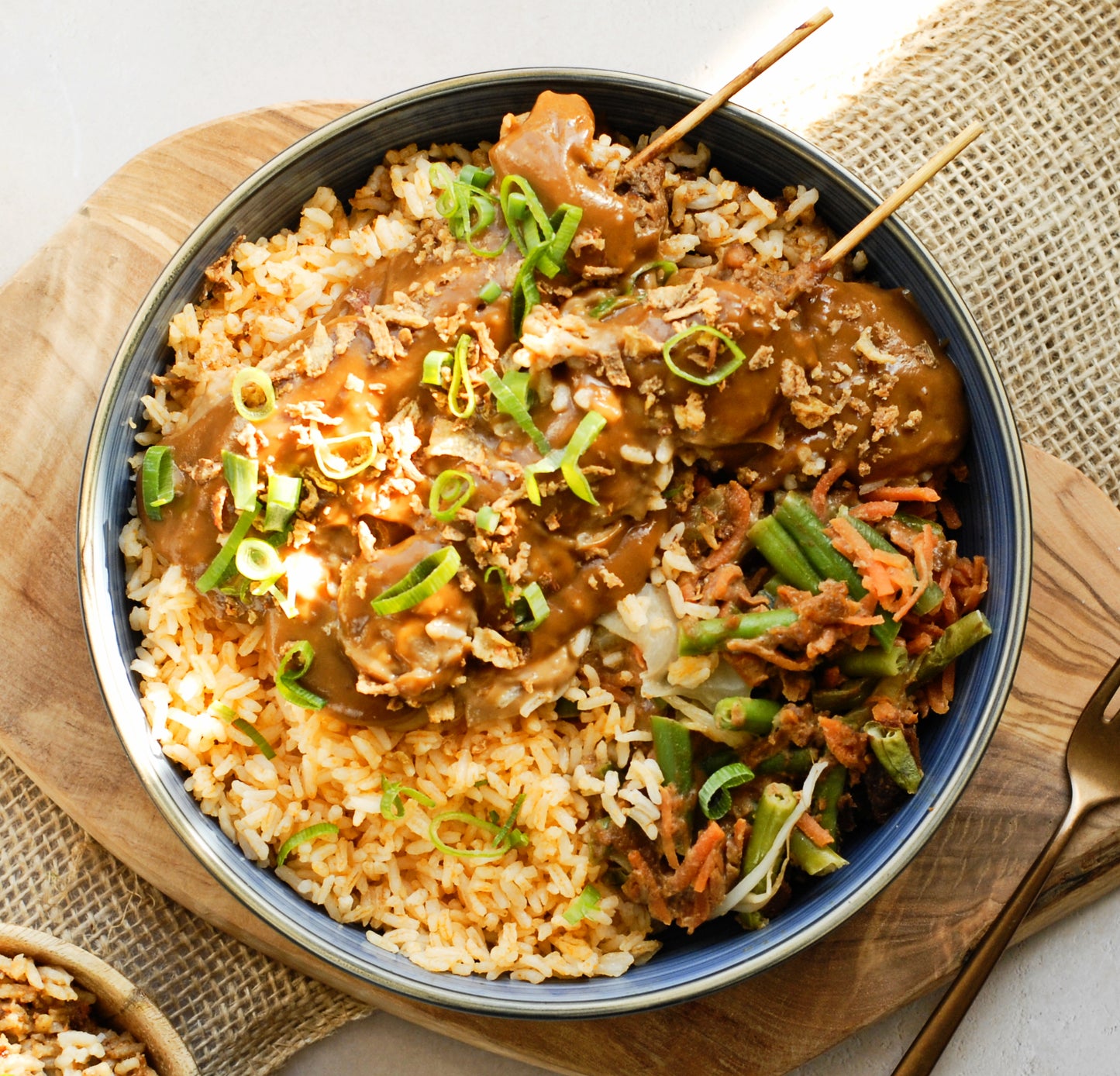 Kipsaté met Nasi Goreng en Gado Gado